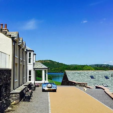 Howtown Sleeps 12 Watermillock