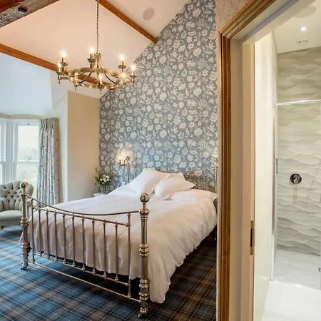 Howtown Sleeps 12 Watermillock